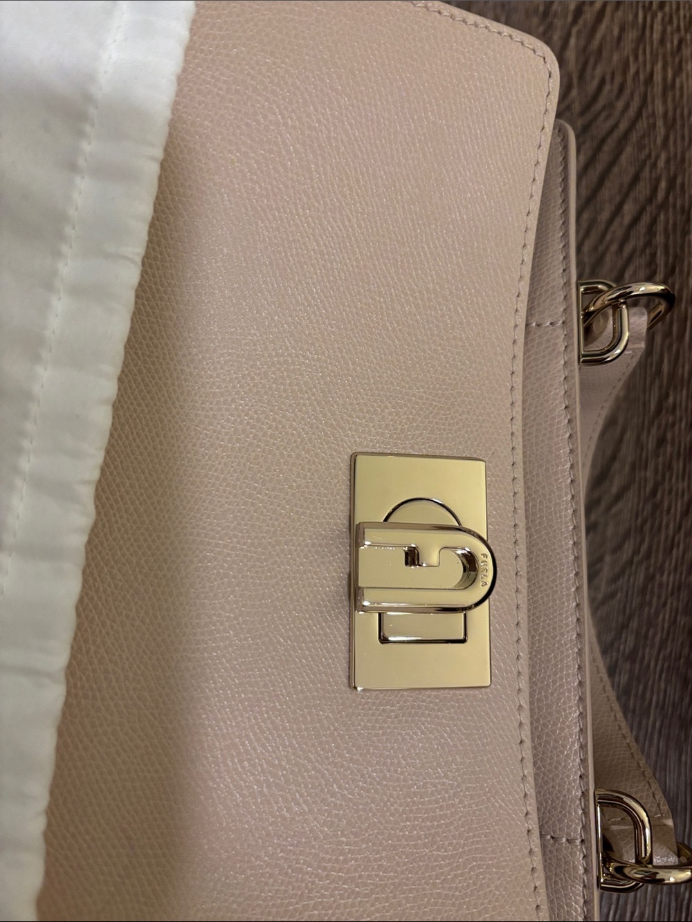 Furla 1927 Medium Shoulder Bag in Light Beige - Picture 7 of 9